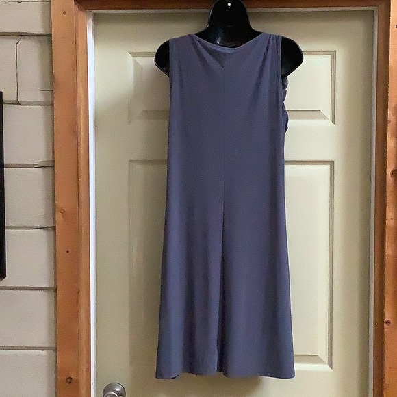 NWT NIC & DOM grey ruffle front dress - Picture 6 of 9